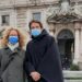 L'avvocato Alexander Schuster e l'avvocata Sara Valaguzzi davanti al Palazzo della Consulta (27 gennaio 2021)